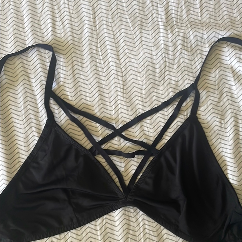 Hot Topic Black Strappy Bra Intimates